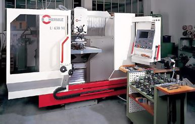 Bahngesteuerte CNC-Fräsmaschine